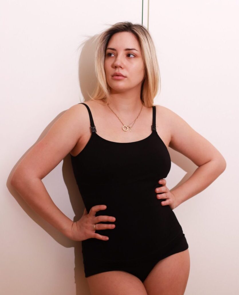 Embrace Shaper majica za dojenje na modelu